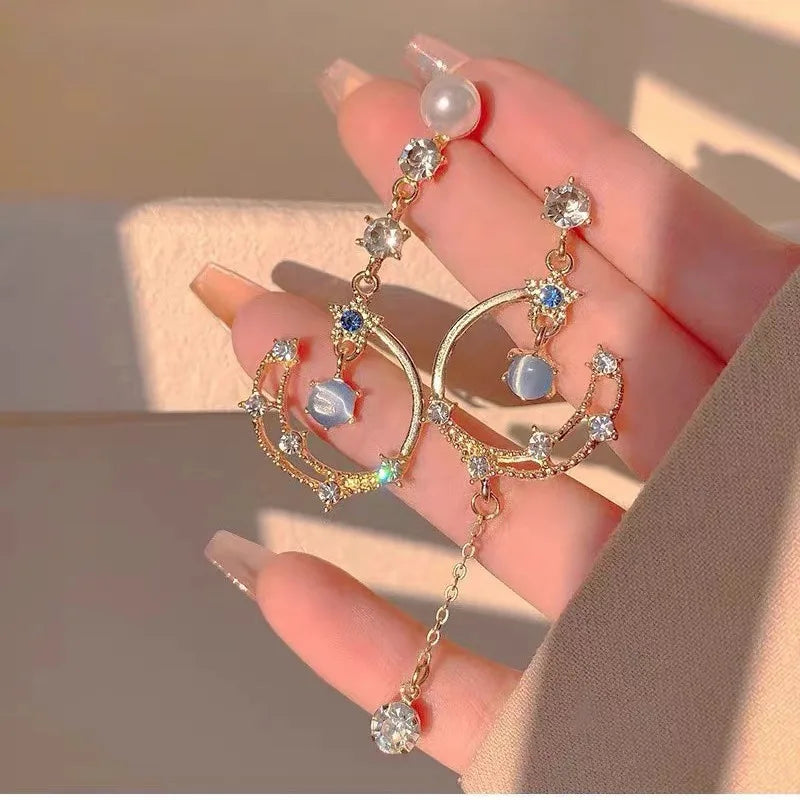 Boucles d'Oreilles Tendances Asymétriques Étoile Lune Scintillante avec Pendentif Tassel Pour Les Femmes