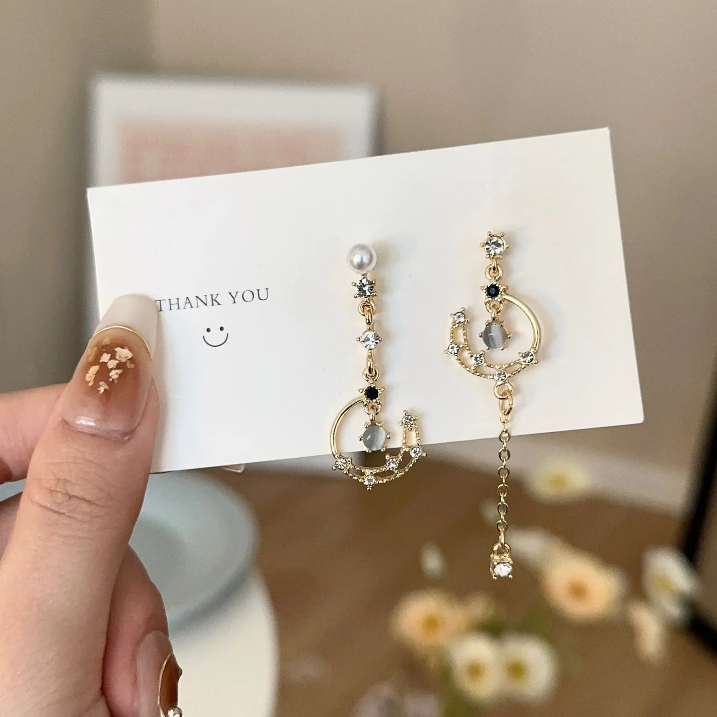 Boucles d'Oreilles Tendances Asymétriques Étoile Lune Scintillante avec Pendentif Tassel Pour Les Femmes